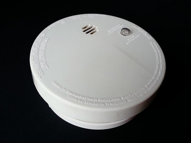 Where to Install Smoke Detector in a Bedroom with a Ceiling Fan